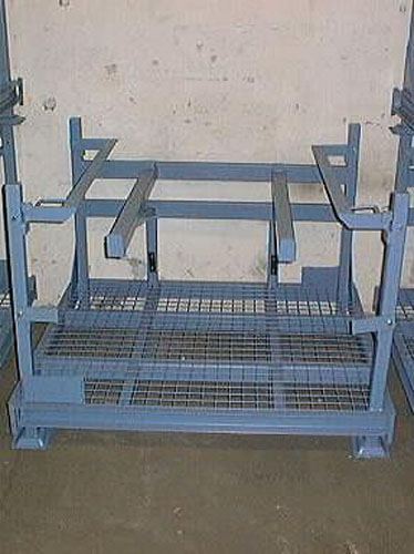 Sonderladungsträger mit Gitterrostboden, blau lackiert