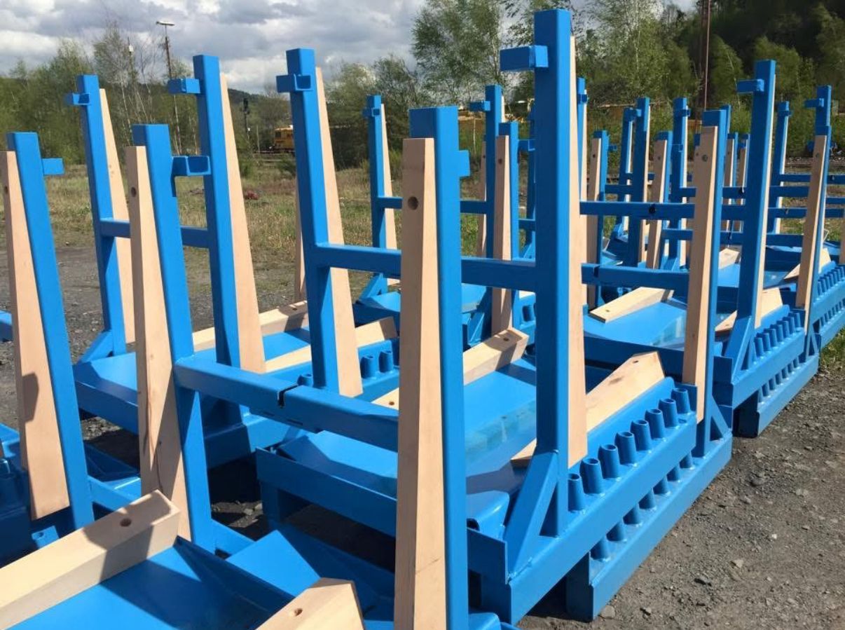 Sonderladungsträger aus Stahl, blau lackiert